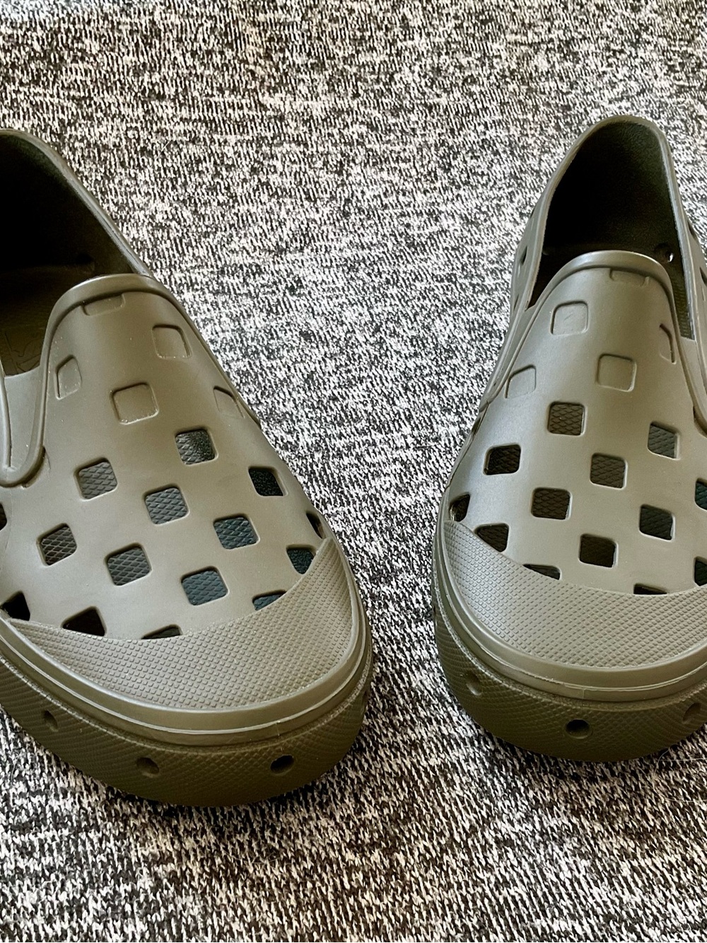 Vans TRK slip-on grape leaf green water shoe women’s 7.5/men’s 5